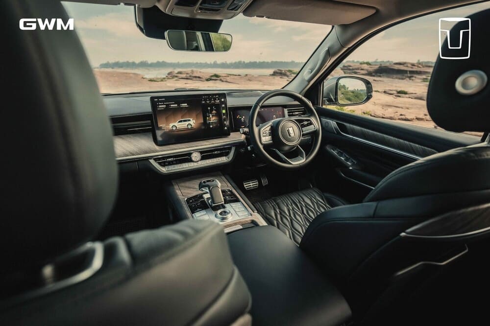tank-500-hev-pro-interior